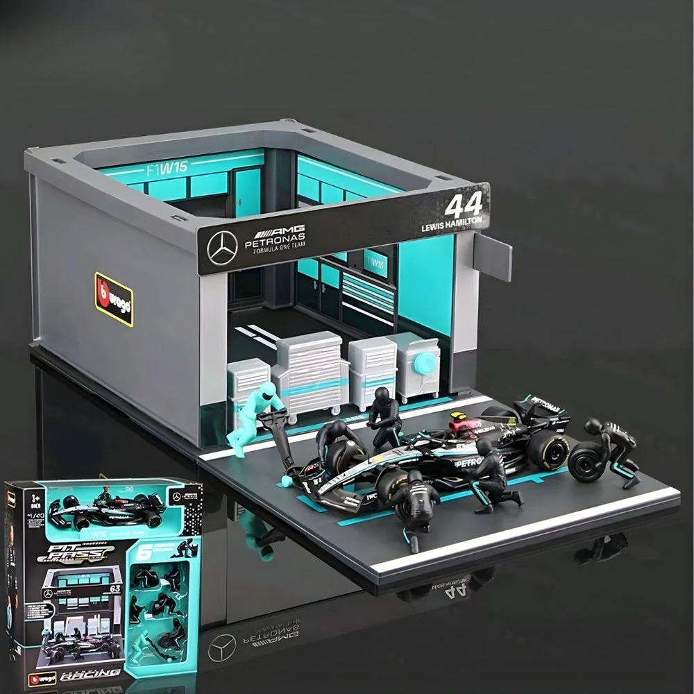 Bburago 2024 formula 1 (f1) pit pass lewis Hamilton no 44 1:43 scale 6 figurines included) - Image 3
