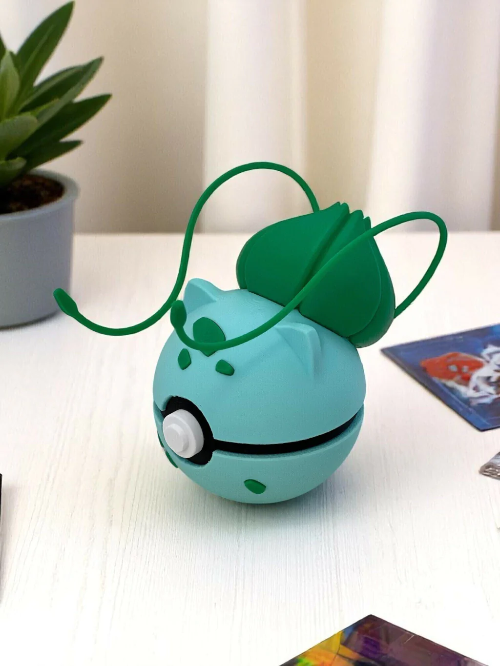 Pokémon pokeball Replica - Premium Collector's Display show piece - Image 5