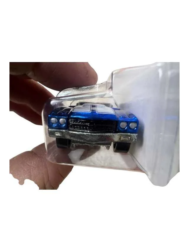 Exclusive Hotwheels Classic 1970 Chevelle convertible - Image 7
