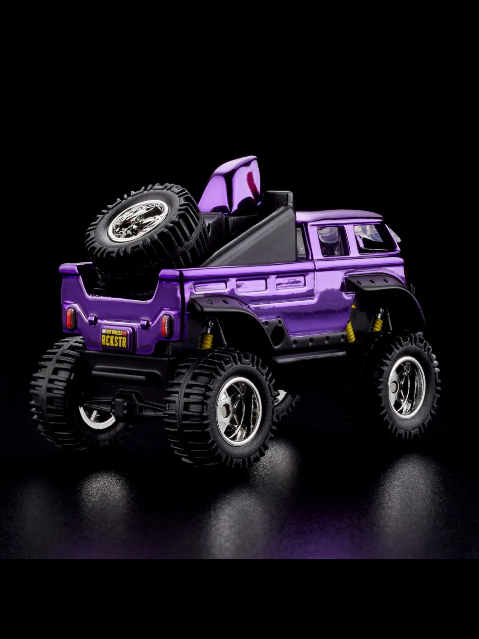 EXCLUSIVE Hotwheels RLC Volkswagen T1 Rockster With Hotwheels Protector - Image 4