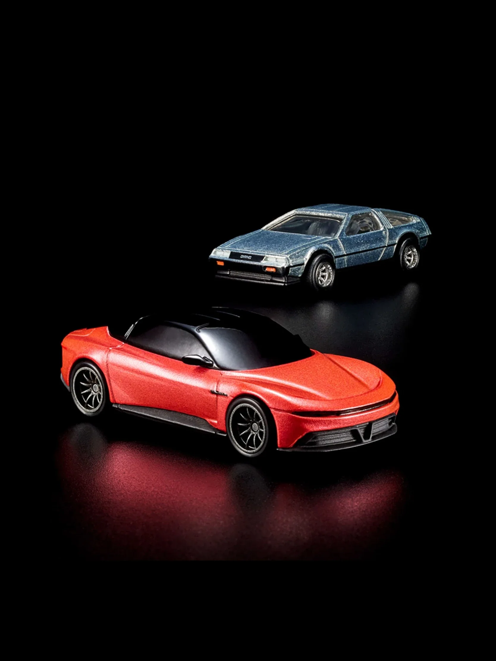 EXCLUSIVE RLC HotWheels x DeLorean | DMC-12 & Alpha5 Collector Set - Image 8