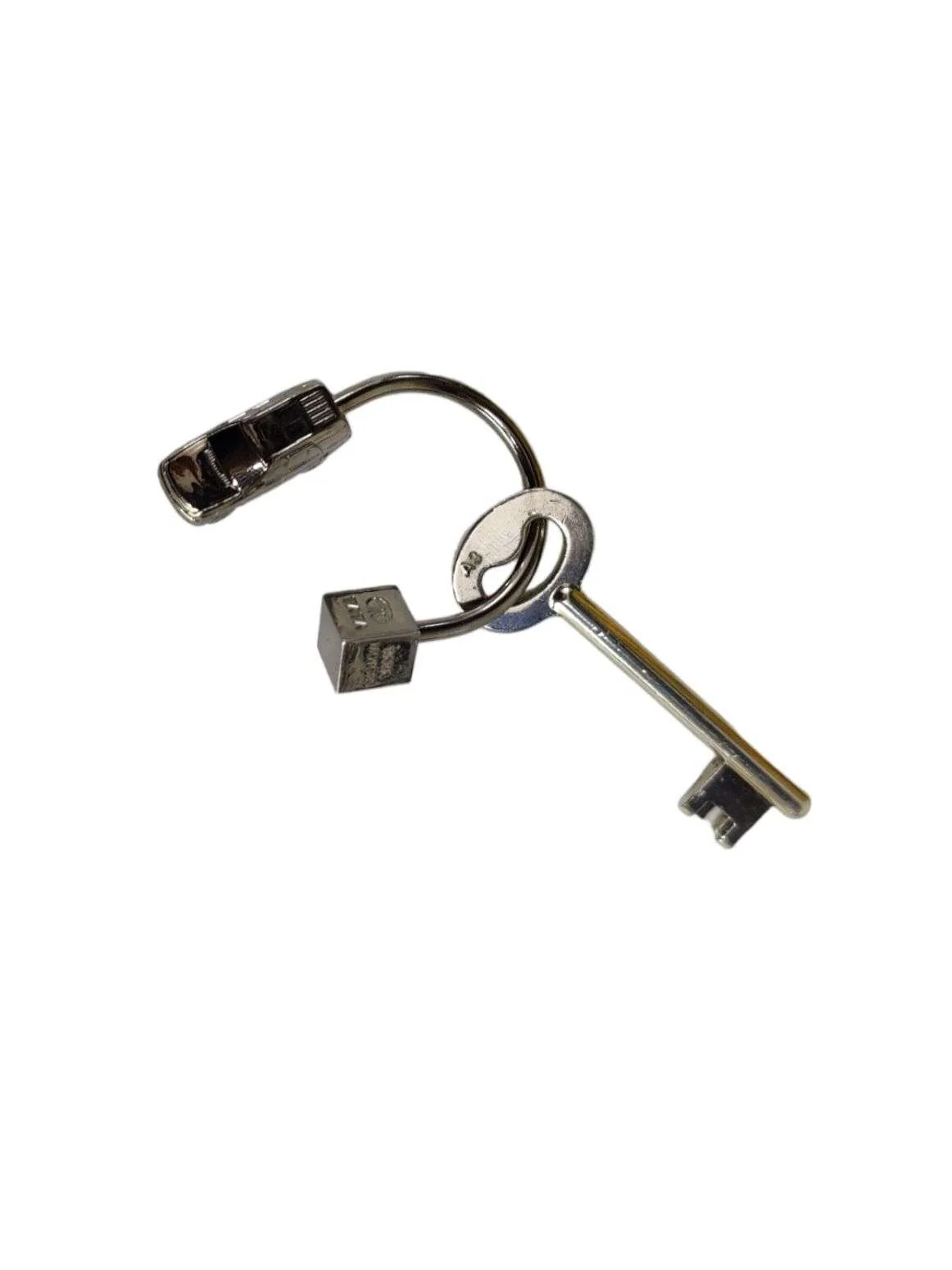 EXCLUSIVE Tata Motor Safari Strome Keychain - Image 2