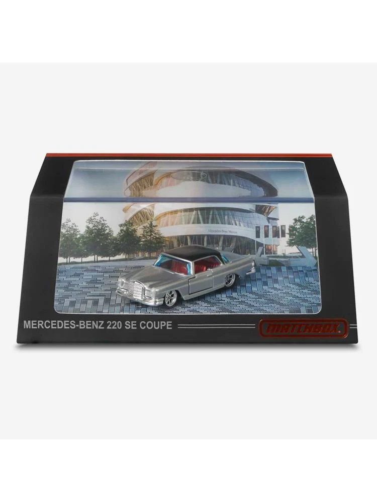 EXCLUSIVES Matchbox RLC Collectors Edition Mercedes-Benz 220 SE Coupe - Silver - Image 2