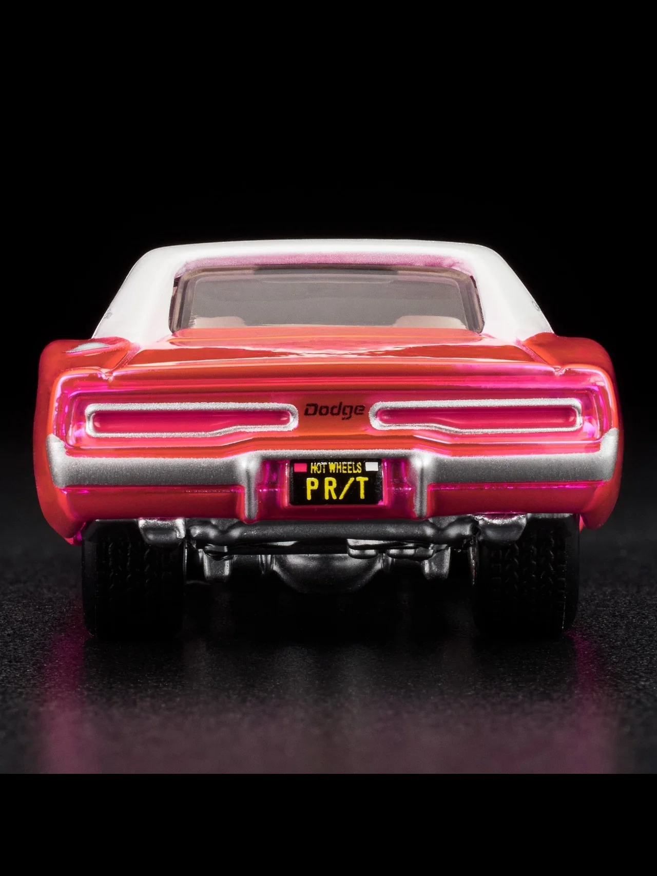 HotWheels Club Exclusive 1969 Dodge Charger R/T RLC 1:64 Scale (With Protector) - Image 17