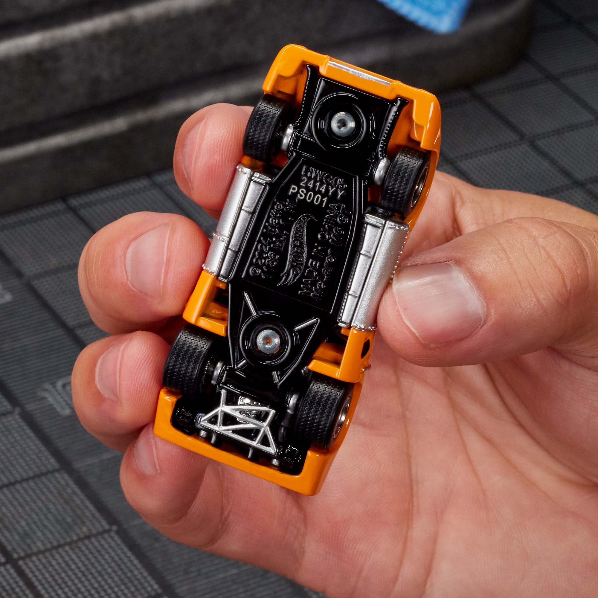 Hotwheels elite 64 McLaren m6gt imported Premium rlc 1:64 Scale (with protector) HWG05 - Image 4