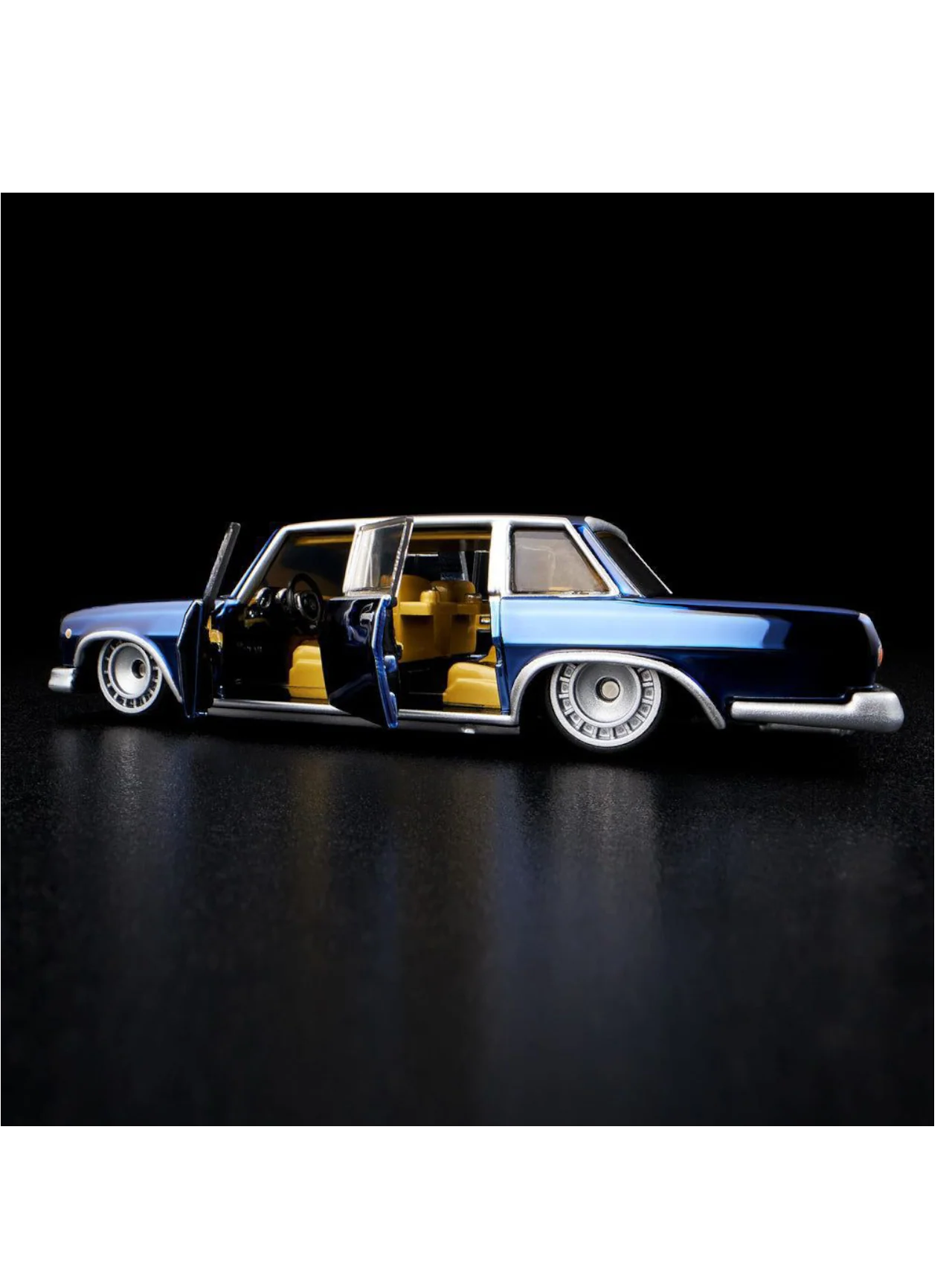 HotWheels Mercedes-Benz 600 RLC 1:64 Scale (With Acrylic Case) - Image 20