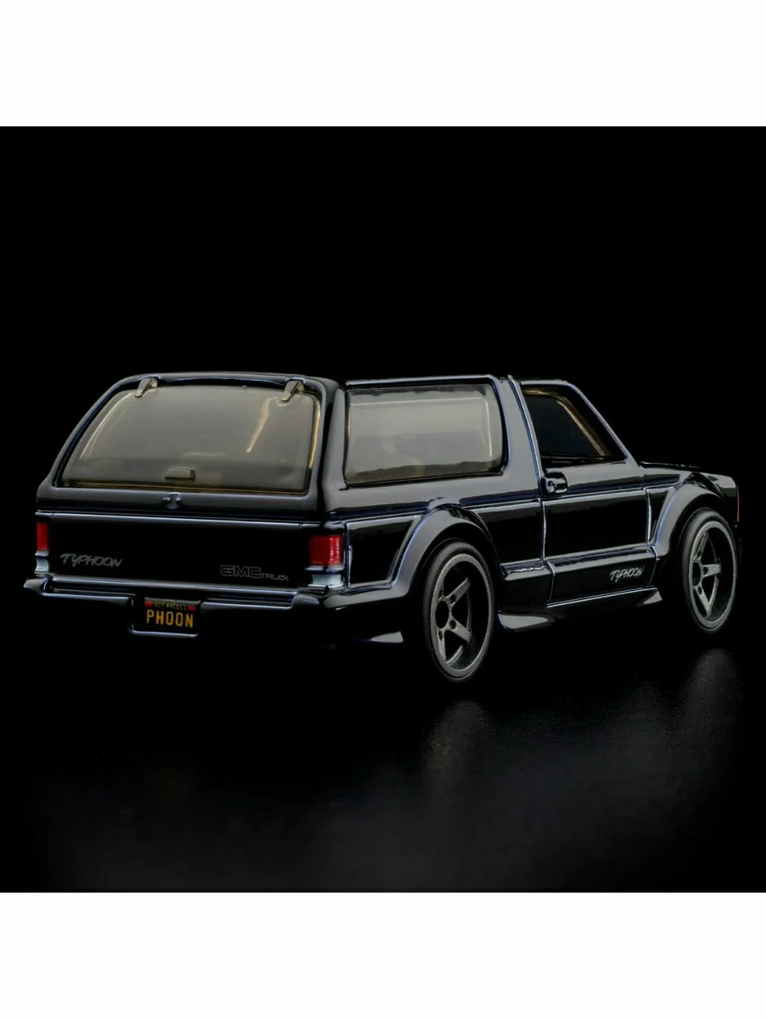 Hotwheels rlc 1992 gmc Typhoon - Image 7