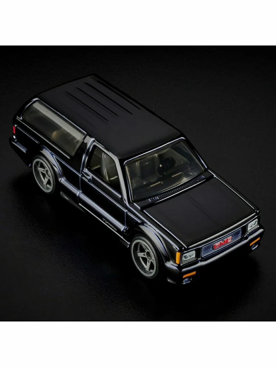 Hotwheels rlc 1992 gmc Typhoon - Image 8