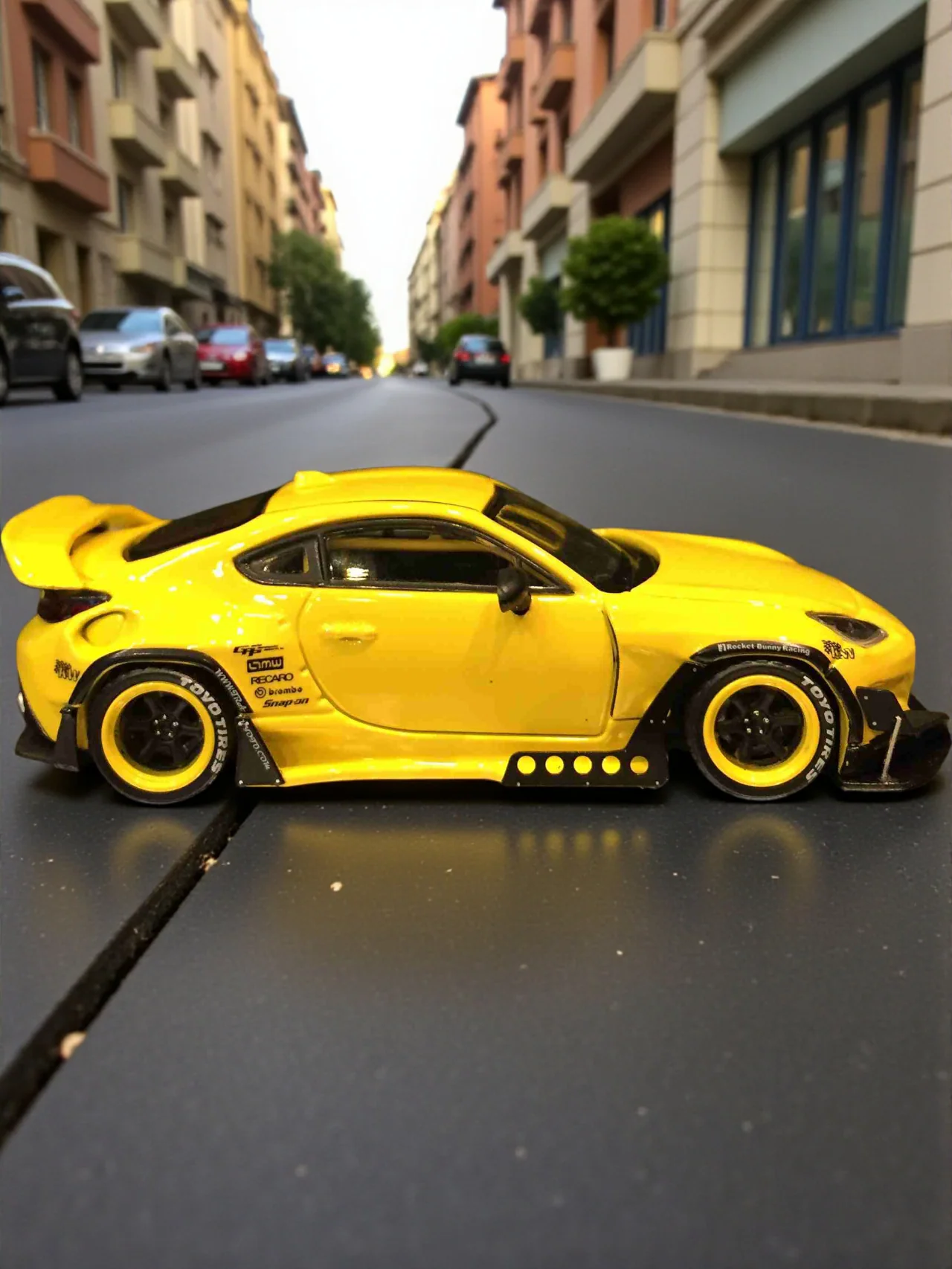 INNO64 TOYOTA GR86 "Pandem" 1:64 Scale Diecast Car Widebody Custom IN64-GR86P-YL - Image 4