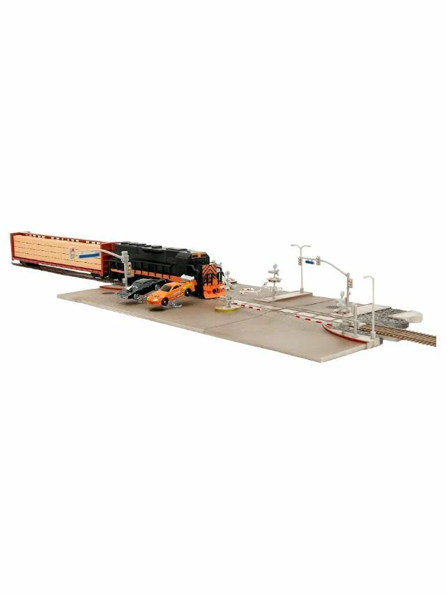 Jada Fast & Furious Final Race Train Nano Scene & 2 1.65" Die-Cast Cars, - Image 2