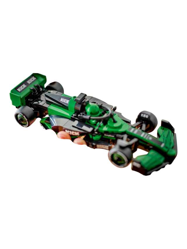 LEGO KICK Sauber Formula 1 (F1®) Team C44 Race Car - Image 4