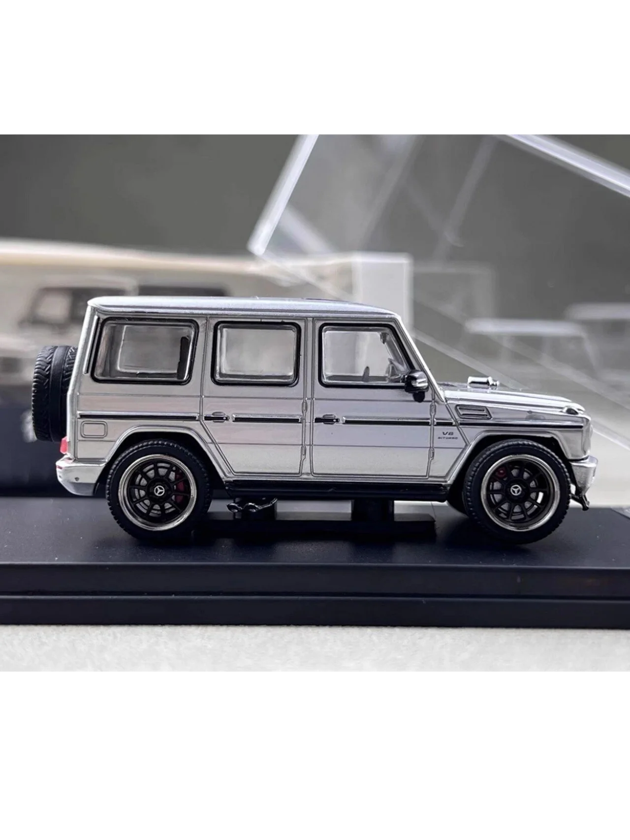 LMF Models Mercedes-Benz G63 Premium Diecast 1:64 Scale (With Acrylic Case) - Image 6
