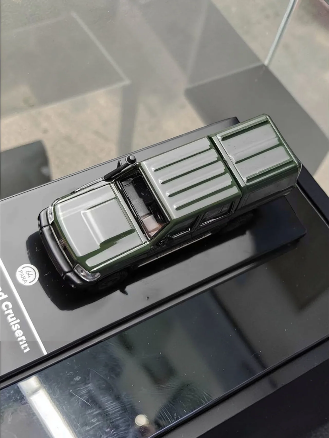 PARA64 2014 Toyota Land Cruiser LC 79 Military Green Diecast Model-1:64 Scale Classic Off-Road Legend - Image 4