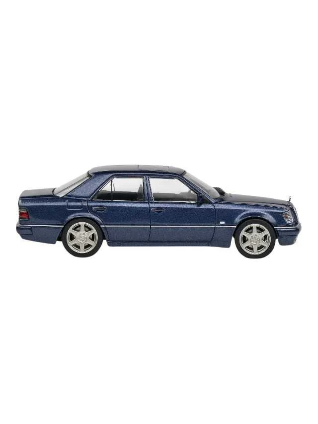 Solido 1:43 Mercedes Benz W124 E60 AMG Blue 1994 Diecast scale model car - Image 3
