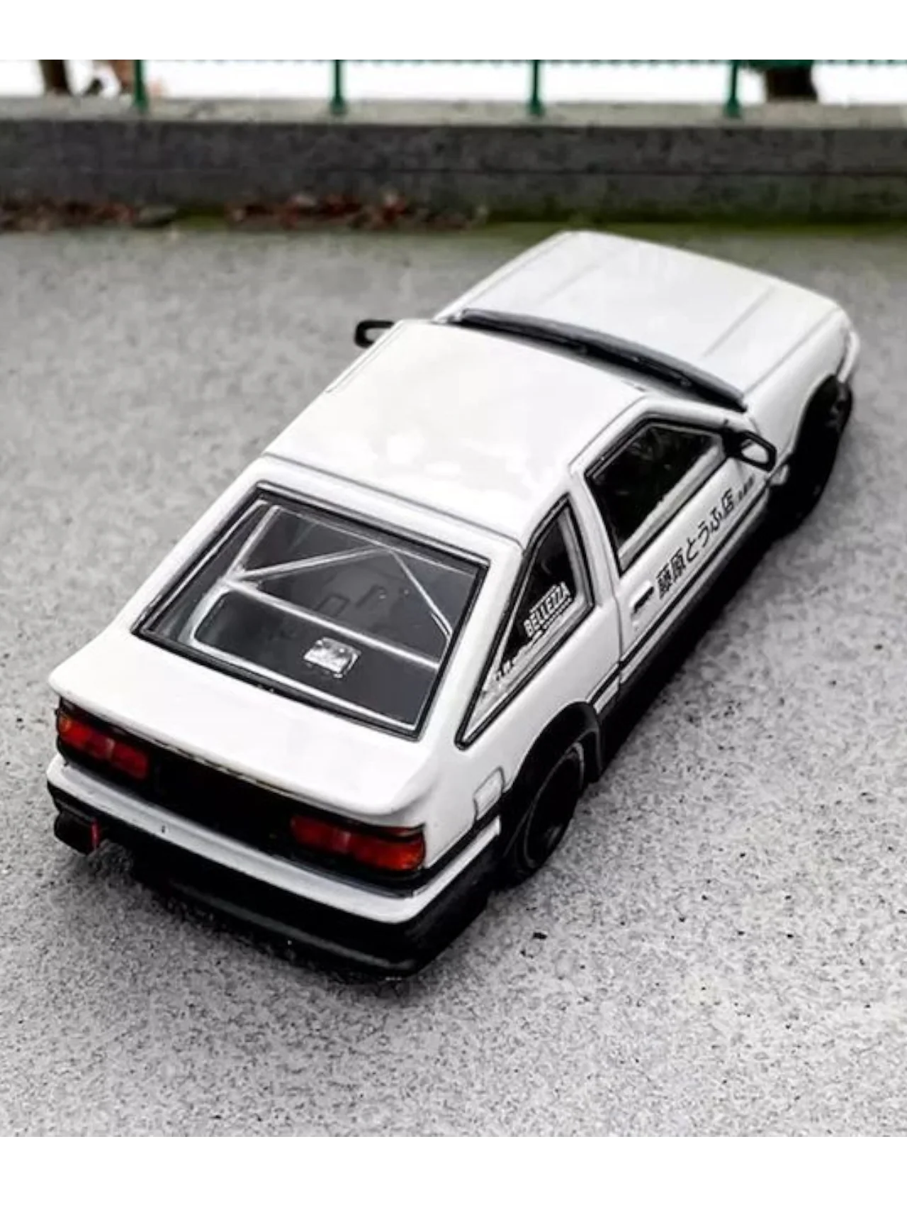 Street Warrior Toyota AE86 Rauh-Welt Premium Diecast 1:64 Scale (With Acrylic Case) - Image 7