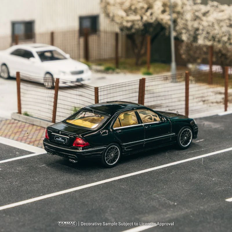 Tarmac works Mercedes-Benz s-class wald 1:64 Scale - Image 3