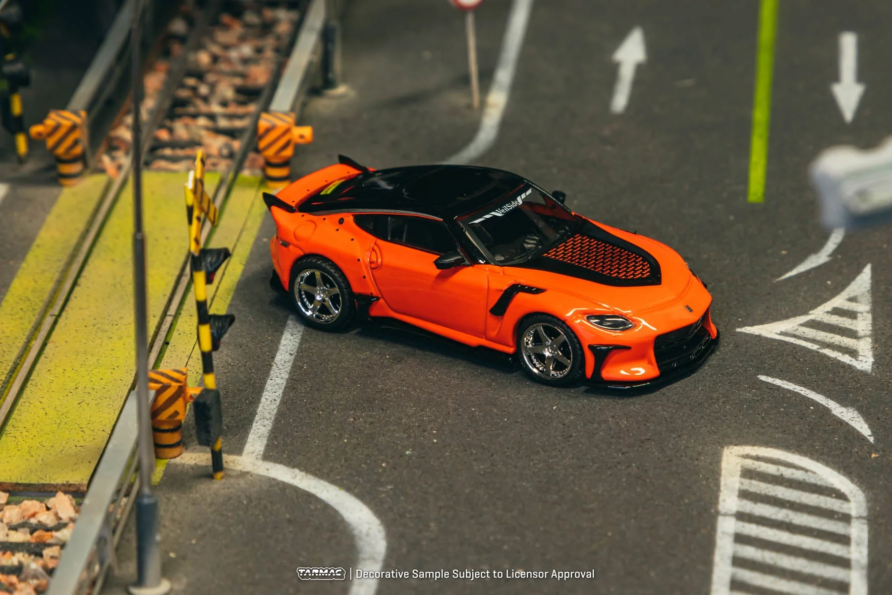 Tarmac Works Nissan VeilSide FFZ400 Fairlady Z 1:64 Scale - Image 4