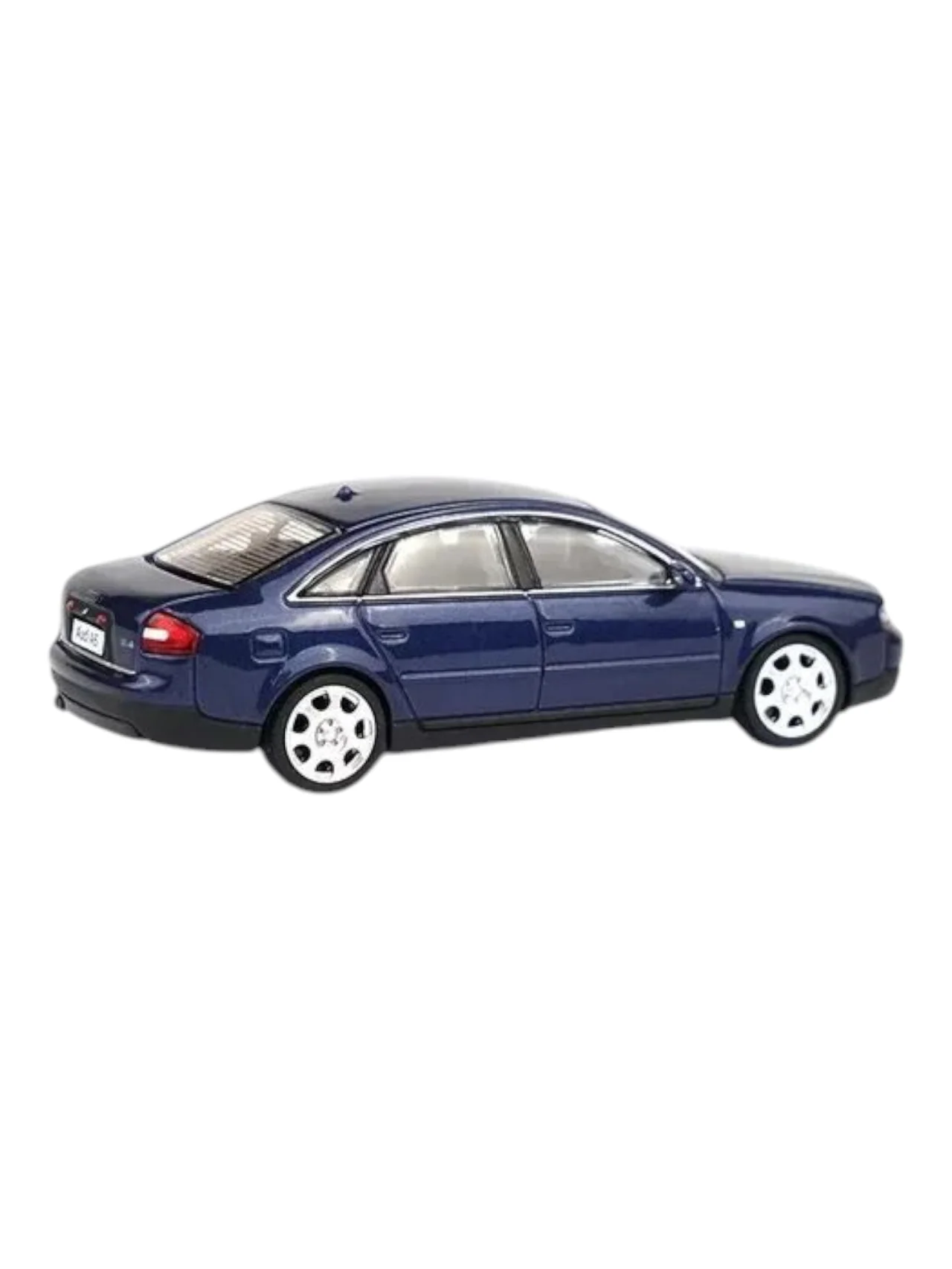 Xcartoys Audi A6 (C5) Y11 -05 1:64 Scale - Image 4